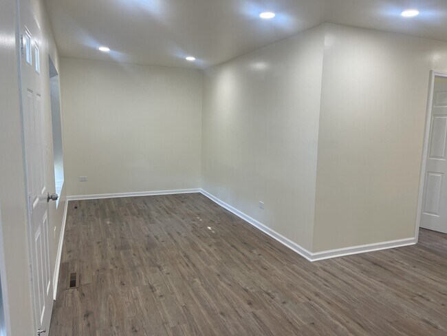 Sala de estar - 6607 Pauline Ave