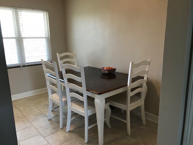 Kitchen - 322 Ridgedale Rd