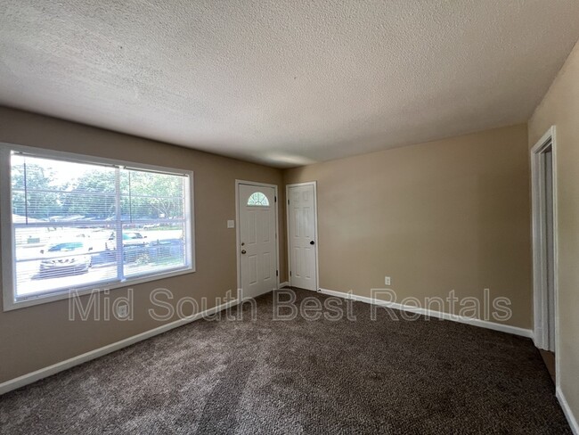 Photo - 2968 Ajanders Cove House