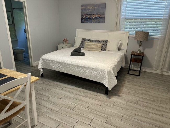 Building Photo - 1258 Beach Rd