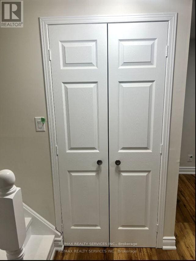 Photo du bâtiment - 18 Treegrove Crescent