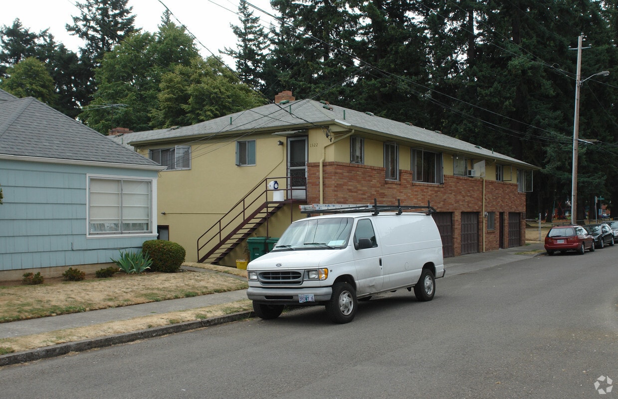 Building Photo - 1320-1328 NE 55th Ave