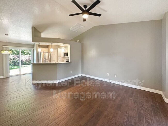 Foto del edificio - 1450 W St Patrick St