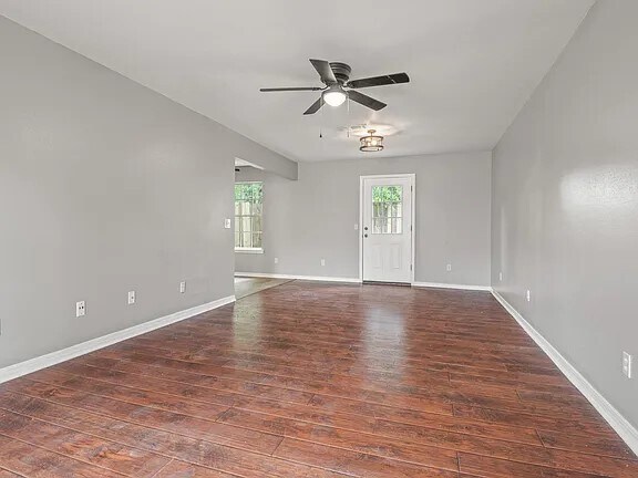 Living room. - 7060 Heather Oaks Dr