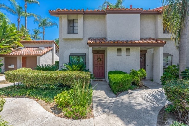 Primary Photo - 221 Oahu Way