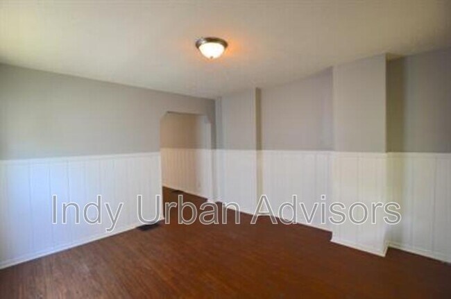 Building Photo - 2829 East 19th Street - 2829 E 19th