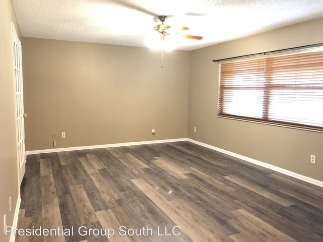 Building Photo - 360 Cypress Landing Dr