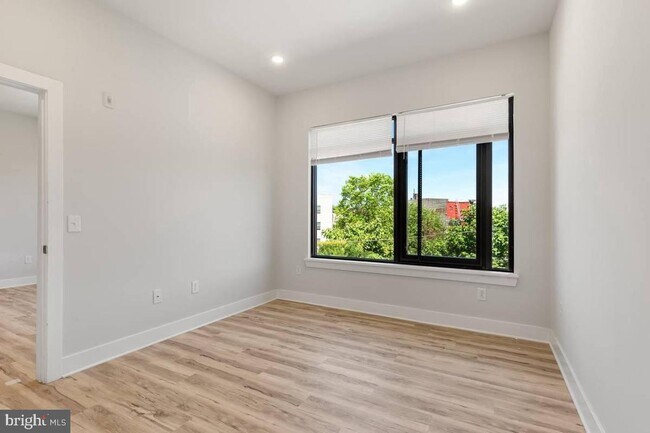 Foto del edificio - 2440 Kensington Ave