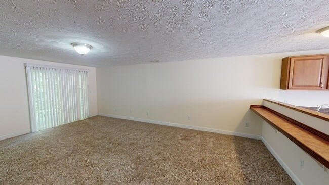 Foto del edificio - 7112 Country Club Dr