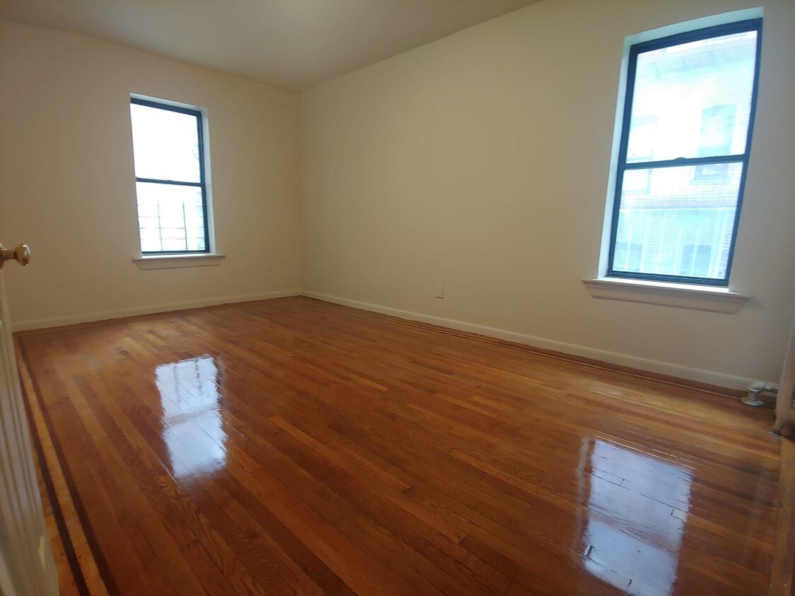 Primary Photo - 2700 Grand Concourse