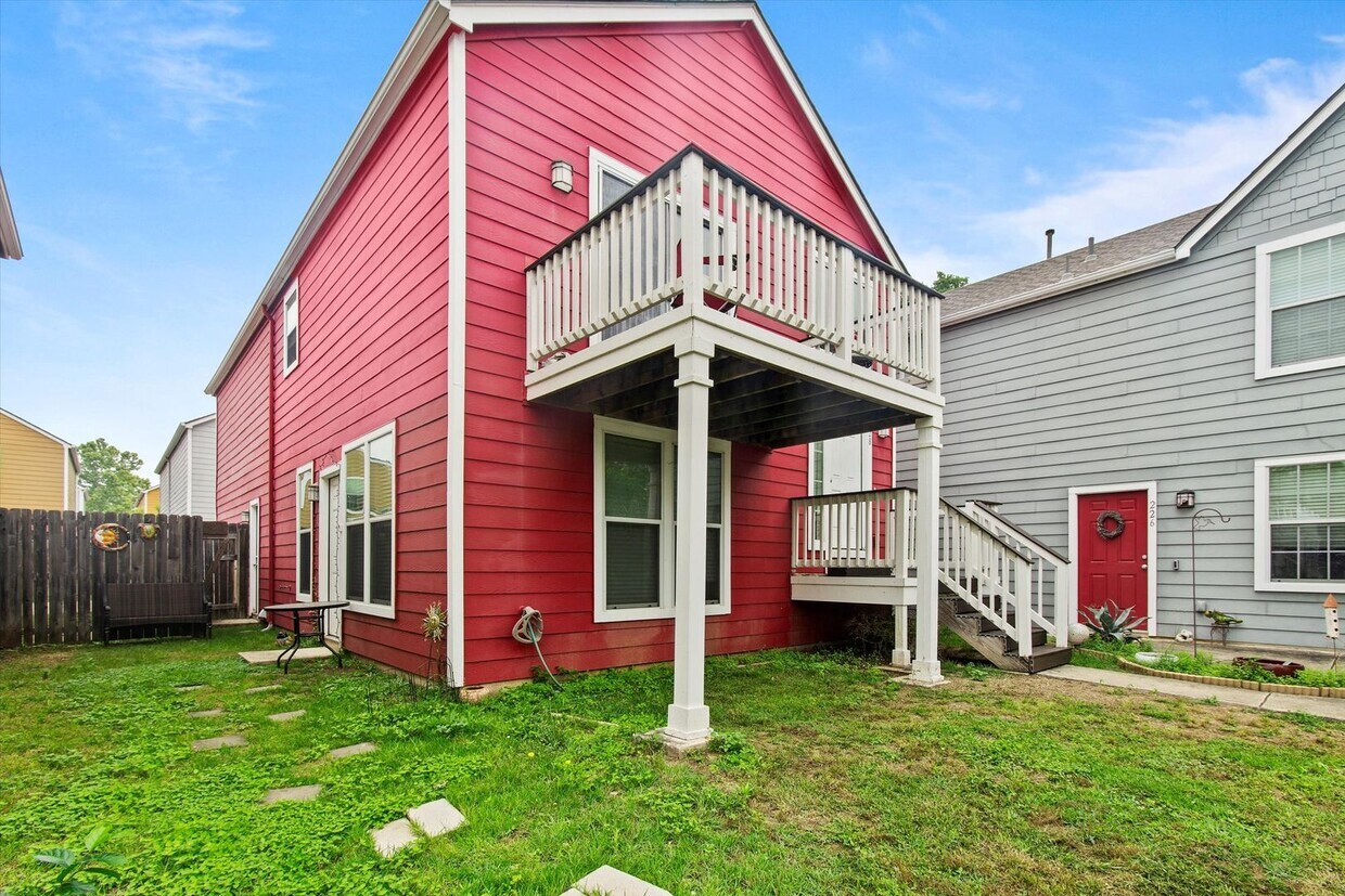 Primary Photo - 1 Bedroom 1 Bathroom Duplex in Blanco Rive...