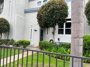 Building Photo - 825 N Cleveland St