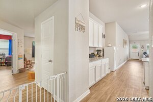 Building Photo - 633 Oleander Crk