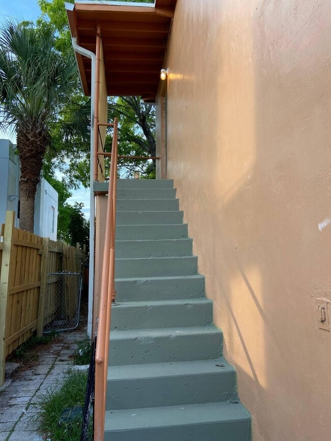 Building Photo - 820 15th St