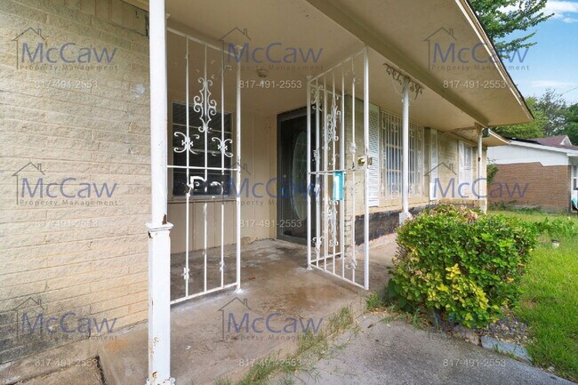 Foto del edificio - 425 Highcrest Dr