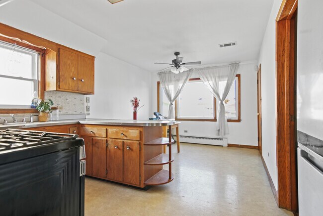 Building Photo - 4743 S Keeler Ave