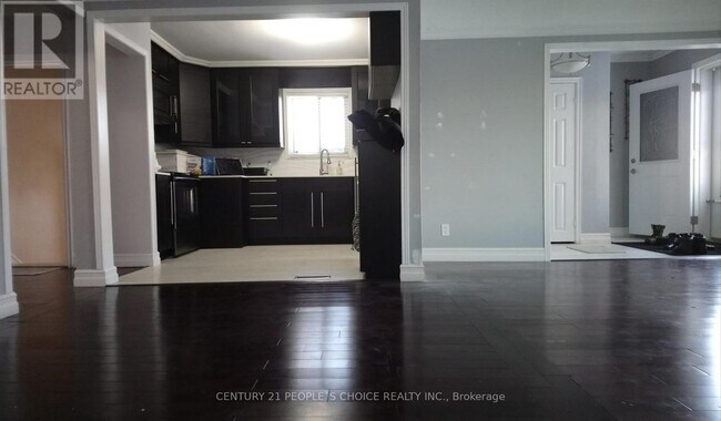 Photo du bâtiment - 1596 Warden Ave.