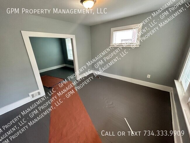 Building Photo - 2541 Monterey St