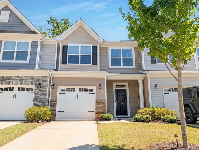 Foto del edificio - Spacious 3 Bed / 2.5 Bath Townhouse with Loft & 1-Car Garage