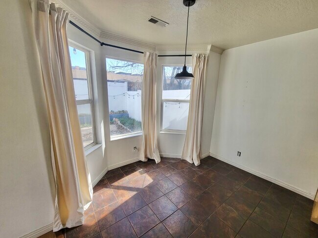 Foto del edificio - 260 N Bliss Ct
