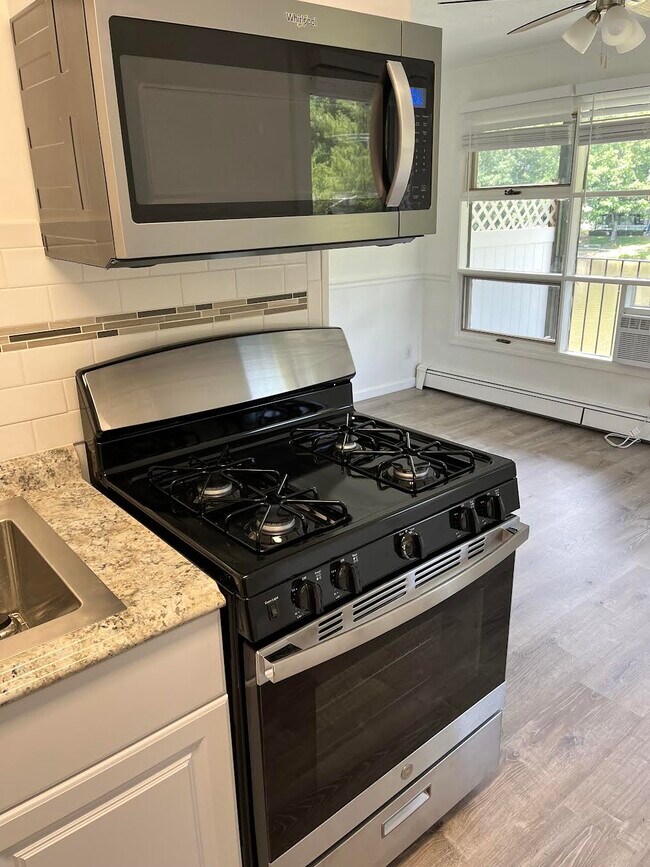 Building Photo - 1150 West Blue Ridge-Condo with All Utilit...