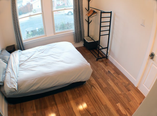 Building Photo - 302 Orchard Ave