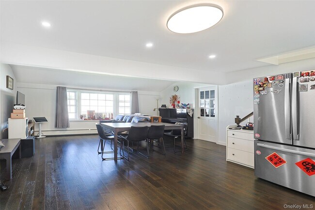 Foto del edificio - 80 Cypress Ln E