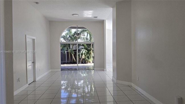 Foto del edificio - 9125 SW 166th Ave