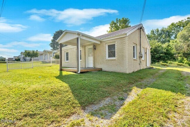 Foto del edificio - 3361 Bloomingdale Rd