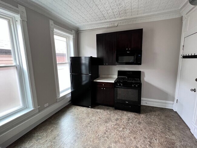 Foto del edificio - 1744 W 18th Pl