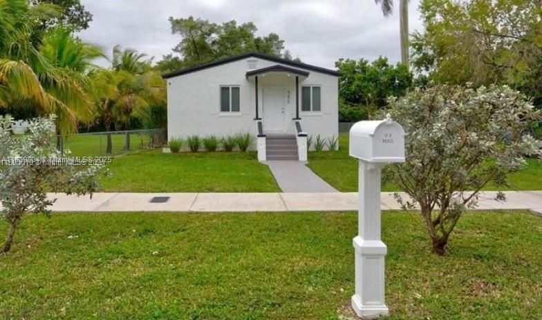 Foto principal - 551 NW 2nd St