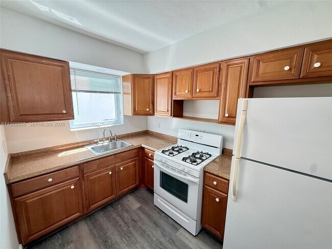 Building Photo - 158 Ocean Dr