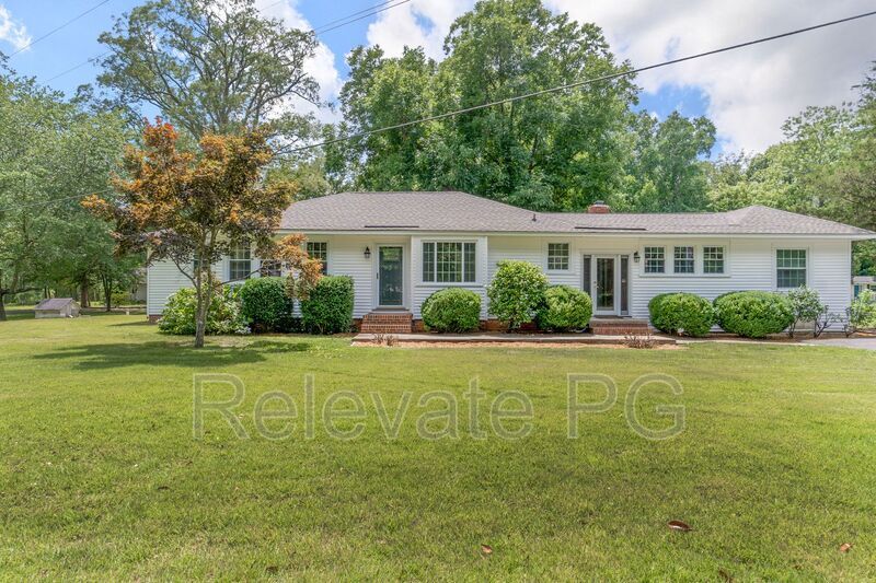 Foto principal - 8000 Curtis Rd