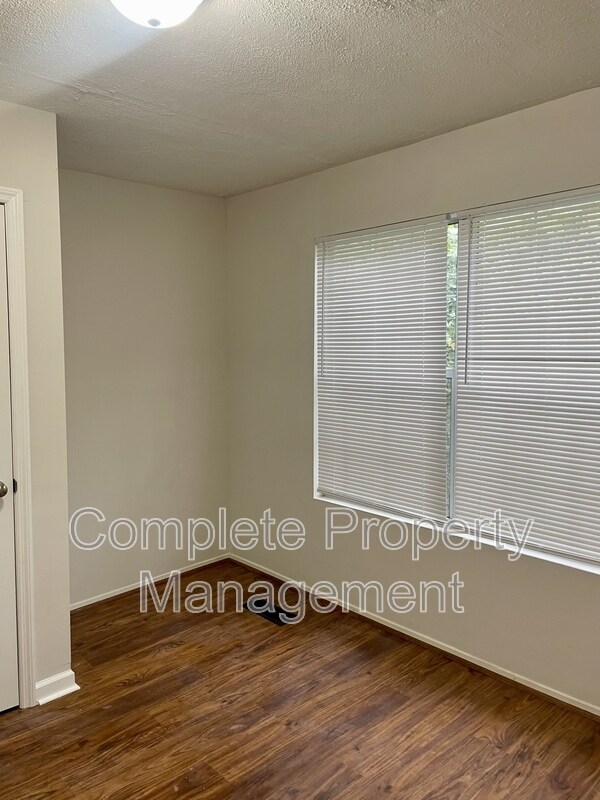 Foto del edificio - 7413 Rome Ave
