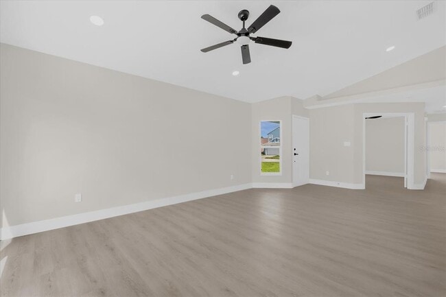 Foto del edificio - 350 Lakebreeze Cir