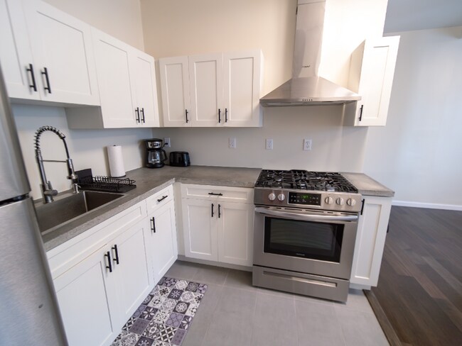 Foto del edificio - 190-04 Hollis Ave