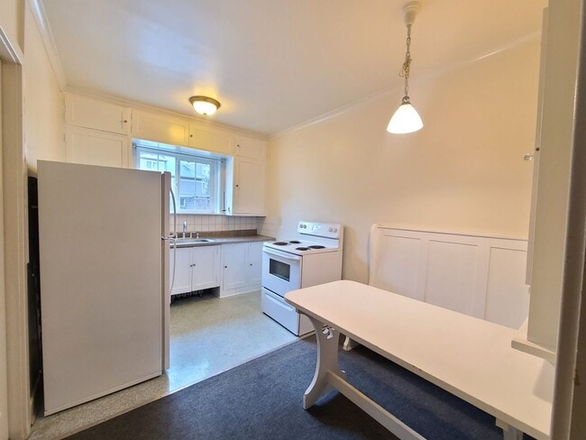 Foto del edificio - 2230 W Pacific Ave