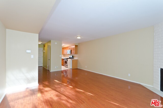Building Photo - 1805 S Barrington Ave