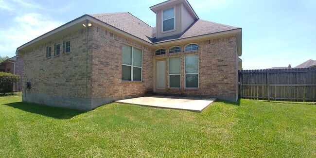 Building Photo - 2416 Stone Castle Cir