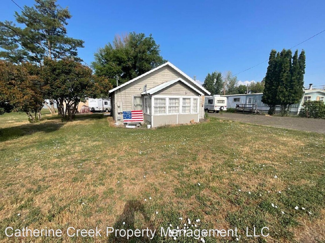 Primary Photo - 3 br, 1 bath House - 1034 S. Main Strreet