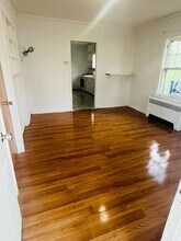 Building Photo - 14 Sylvan Ct