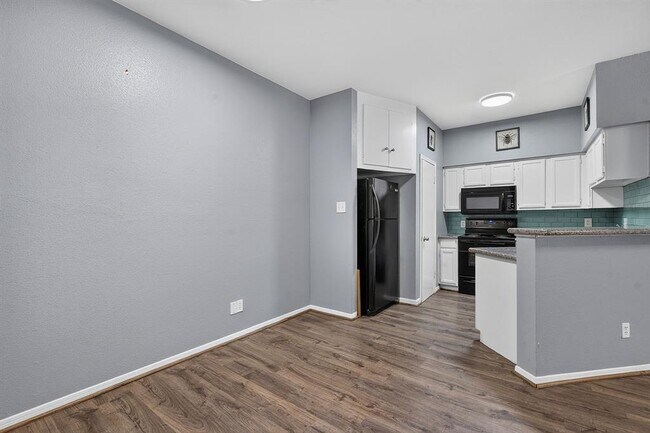 Building Photo - 2450 Wickersham Ln