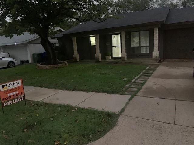 Primary Photo - 1811 Elmwood Ln