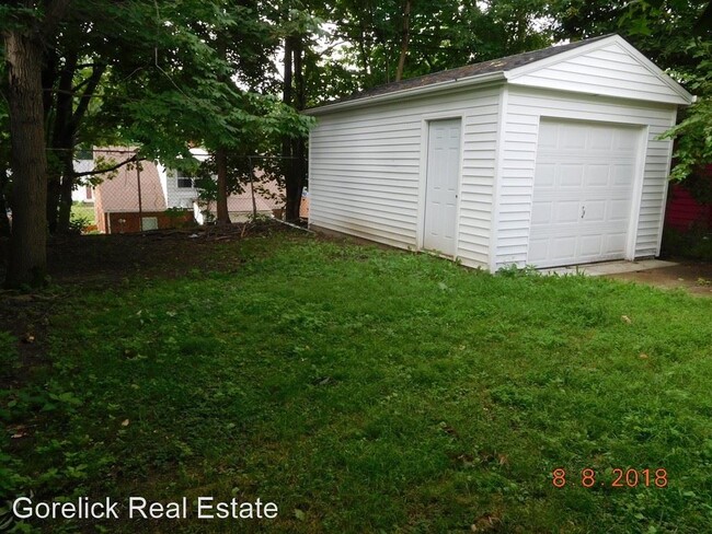 Building Photo - 2 br, 1 bath House - 3364 Silsby Road