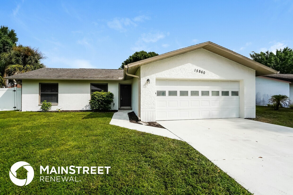 Foto principal - 15860 Willoughby Ln