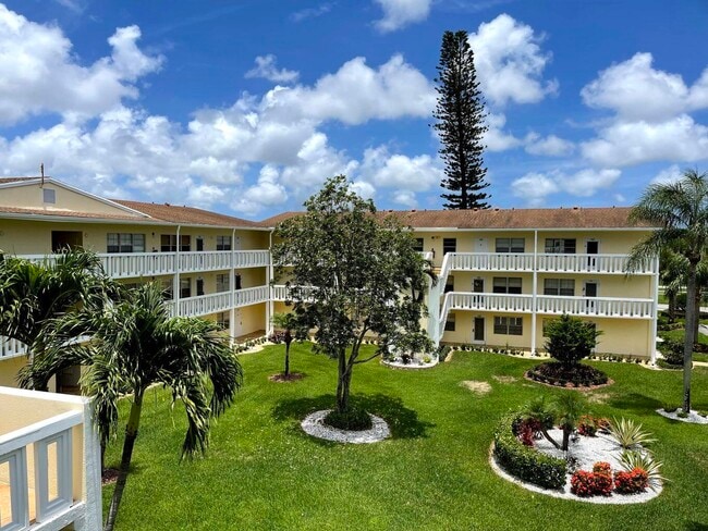 Building Photo - 198 Dorset E