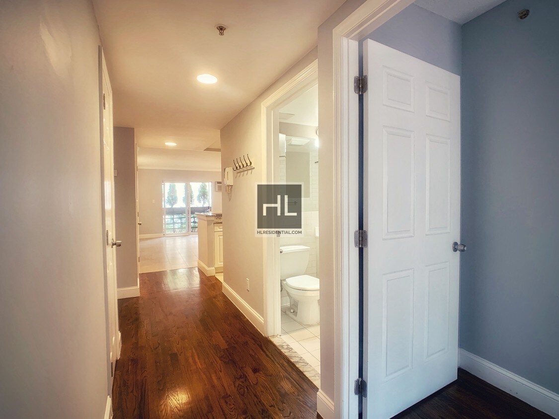 Foto principal - 14 Bay Ridge Ave