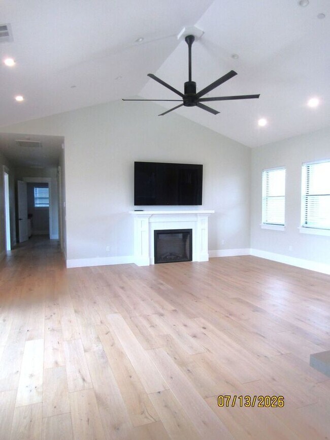 Foto del edificio - Beautiful 3 Bed 2.5 Bath Home in Larkfield Wikiup Neighborhood $5,000 per month!