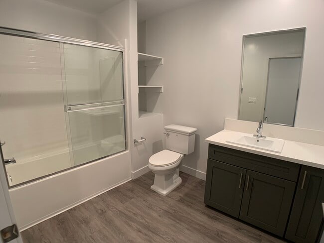 Foto del edificio - 14639-14645 Vanowen St