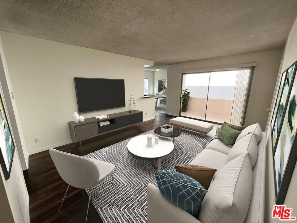 Foto principal - 11727 Mayfield Ave